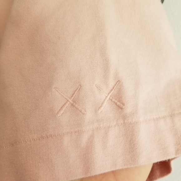 Kaws + Uniqlo Companion Pink Tshirt - Picture 5 of 7